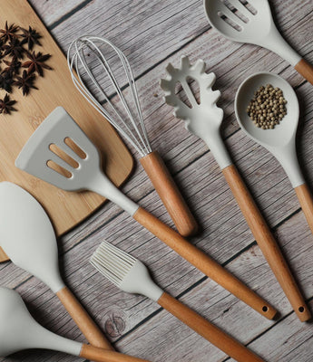 COOKWARE ESSENTIALS - Quietasty